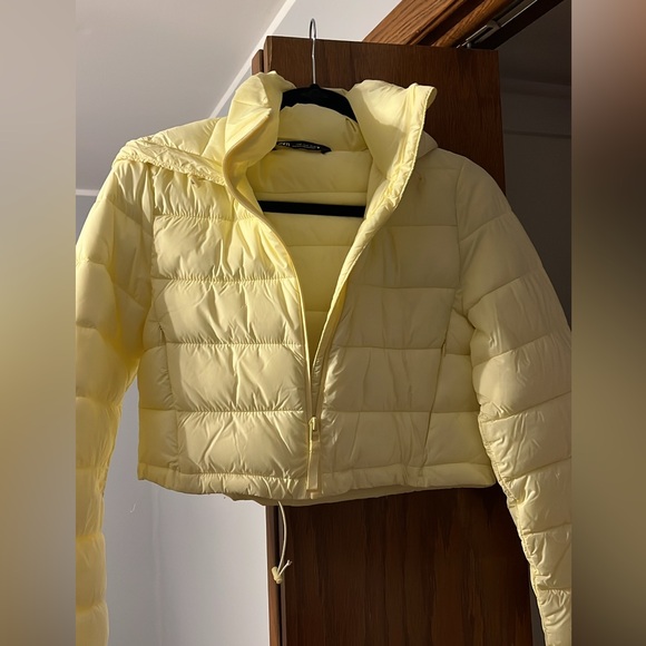Zara Jackets & Blazers - ZARA Cropped Puffer Jacket- Pastel Yellow